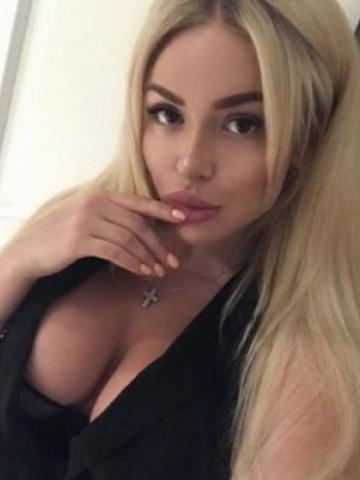 Ева Студентка Блондинка